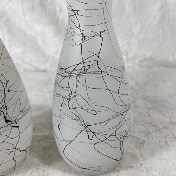 Vintage pair of Hand Blown frosted glass Black Drizzle String Spaghetti String - Picture 2 of 11